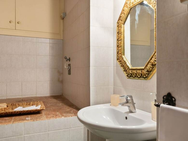 Scenic Apartment In Rapolano Terme With Swimming Pool
