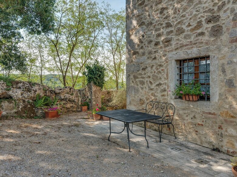 Scenic Apartment In Rapolano Terme With Swimming Pool