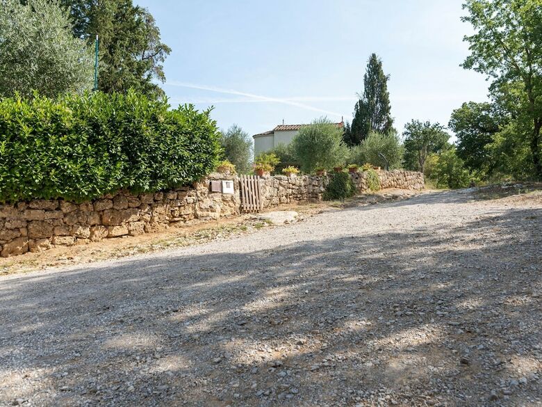 Scenic Apartment In Rapolano Terme With Swimming Pool