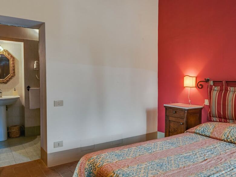 Scenic Apartment In Rapolano Terme With Swimming Pool