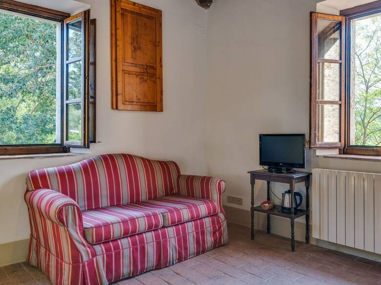 Scenic Apartment In Rapolano Terme With Swimming Pool