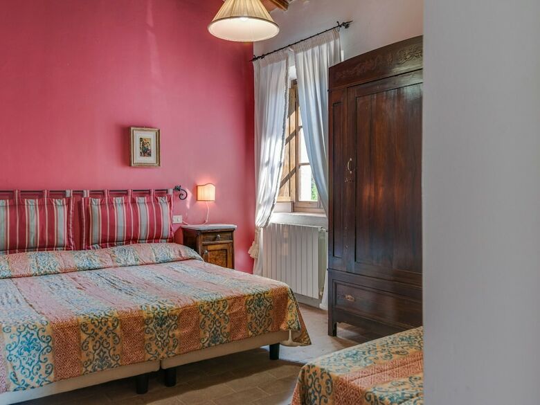 Scenic Apartment In Rapolano Terme With Swimming Pool