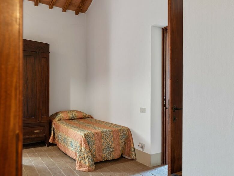 Scenic Apartment In Rapolano Terme With Swimming Pool