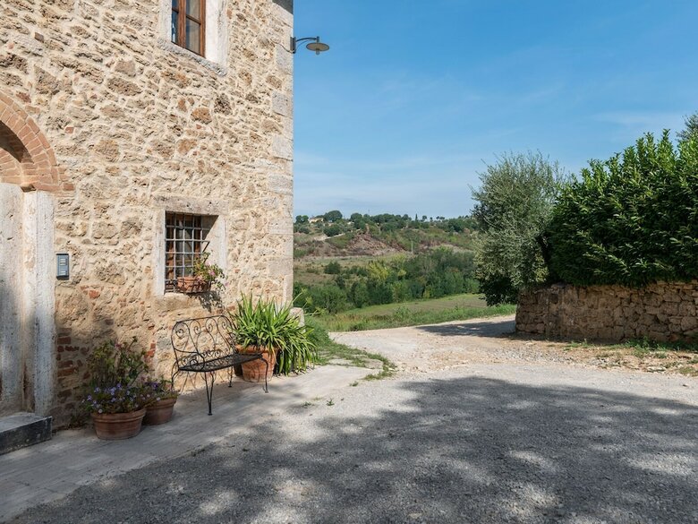 Scenic Apartment In Rapolano Terme With Swimming Pool