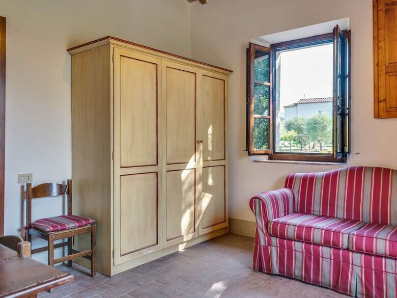 Scenic Apartment In Rapolano Terme With Swimming Pool