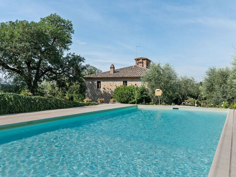 Scenic Apartment In Rapolano Terme With Swimming Pool