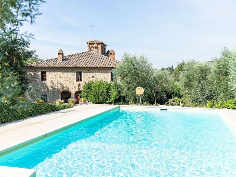 Scenic Apartment In Rapolano Terme With Swimming Pool