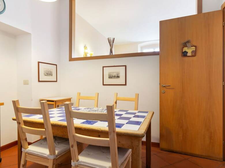 Spacious Apartment In Rapallo With Balcony