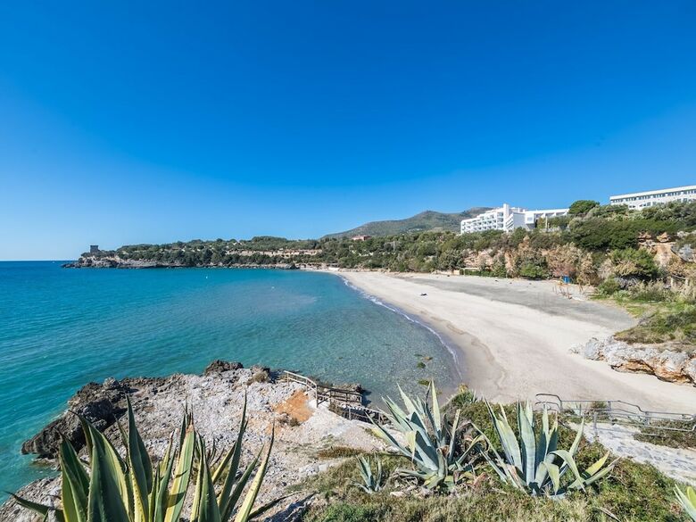 Contemporary Apartment In Marina Di Camerota