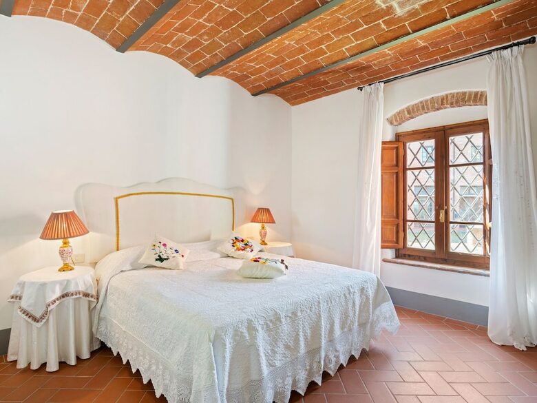 Valley-view Apartment In San Miniato With Swimming Pool