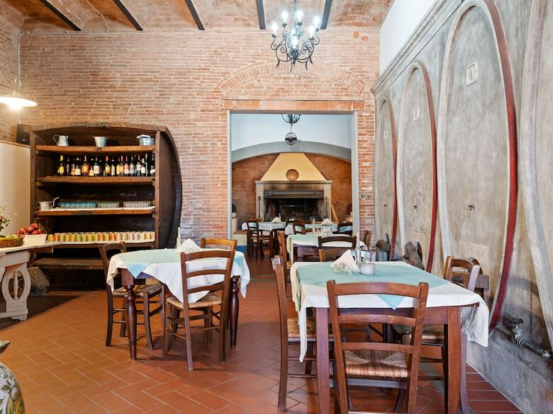 Valley-view Apartment In San Miniato With Swimming Pool