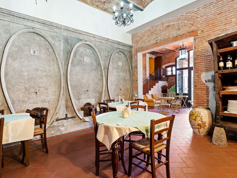 Valley-view Apartment In San Miniato With Swimming Pool