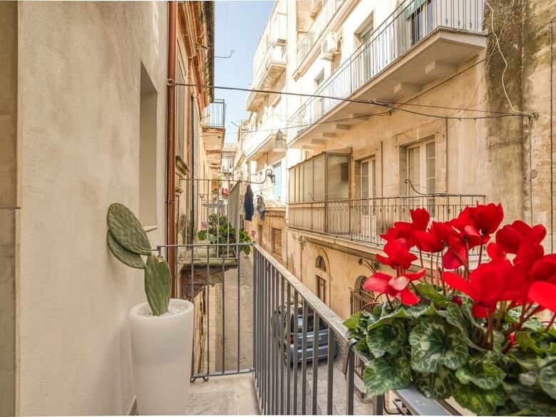 Alluring Apartment In Ragusa With Balcony