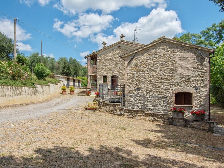 Cosy Apartment In Perugia - Tavernacce With Swimming Pool