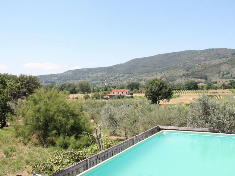 Pretty Holiday Home In Castiglion Fiorentino With Pool