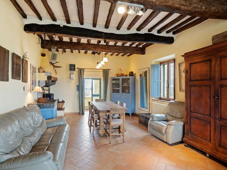 Pretty Holiday Home In Castiglion Fiorentino With Pool