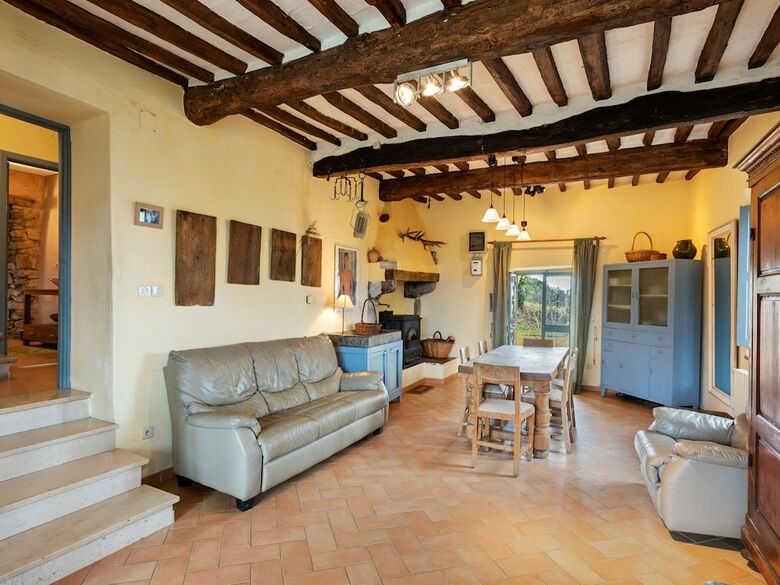 Pretty Holiday Home In Castiglion Fiorentino With Pool