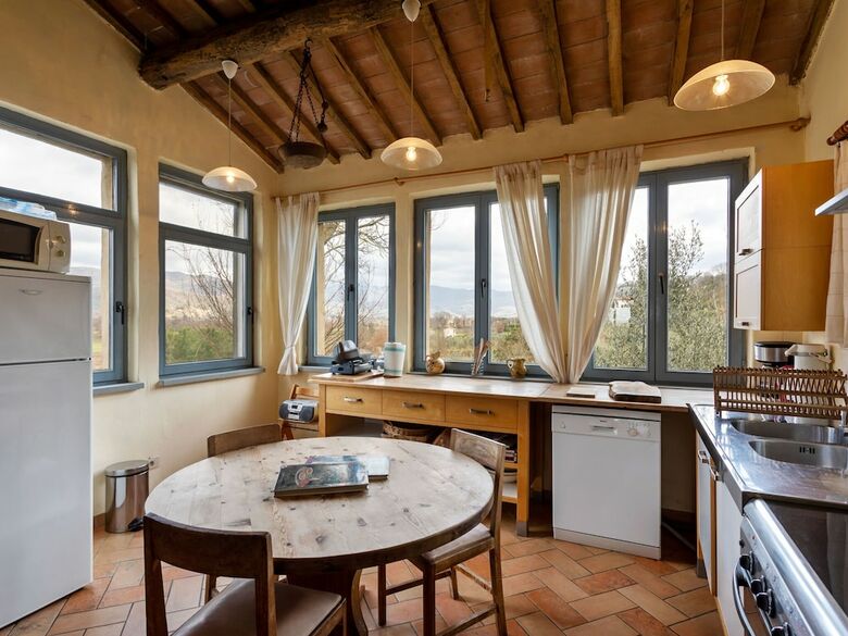 Pretty Holiday Home In Castiglion Fiorentino With Pool