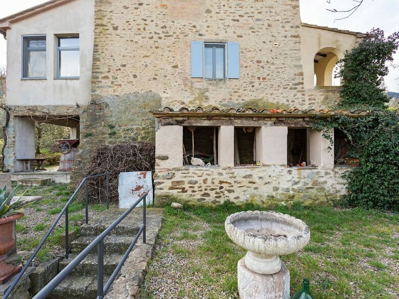 Pretty Holiday Home In Castiglion Fiorentino With Pool