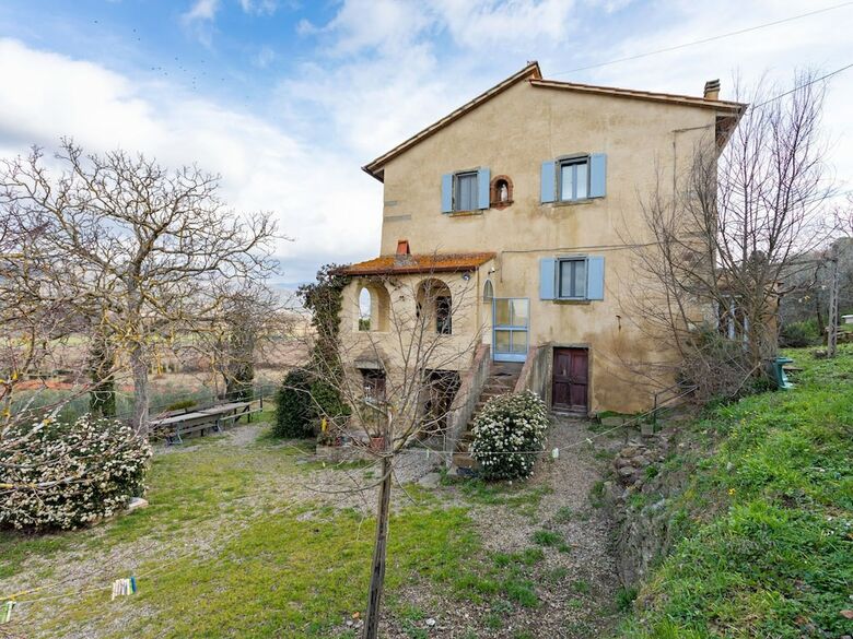 Pretty Holiday Home In Castiglion Fiorentino With Pool