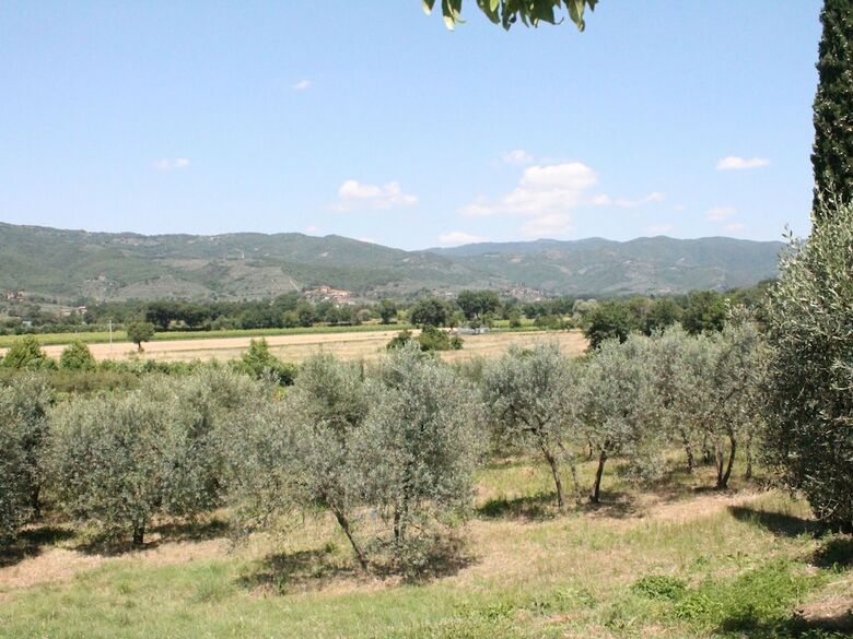 Pretty Holiday Home In Castiglion Fiorentino With Pool