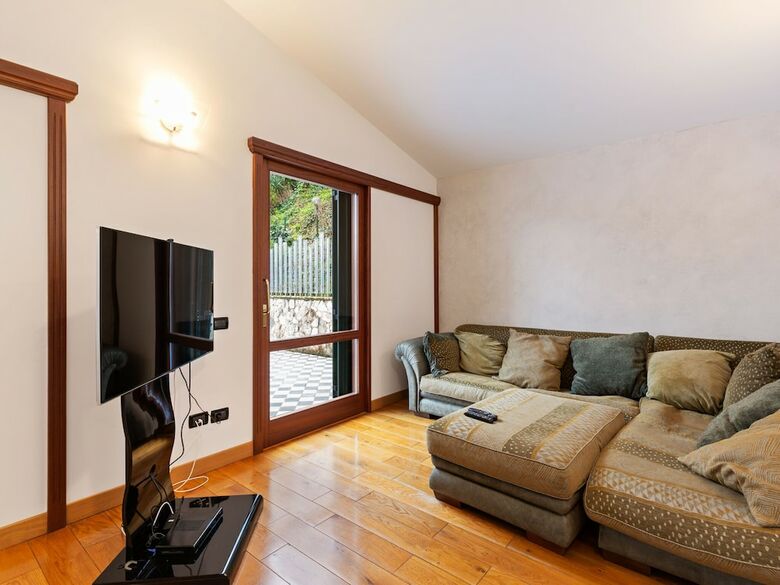 Valley-view Villa In San Mango D'aquino With Jacuzzi