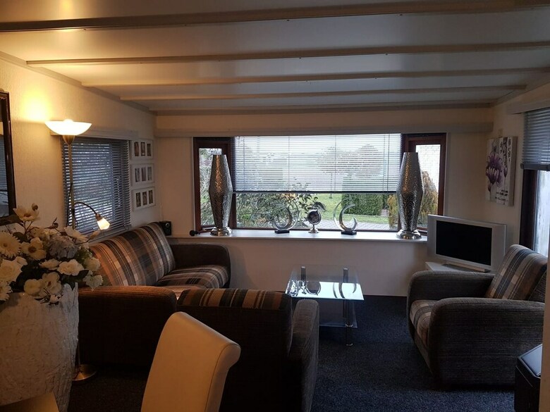 Cosy Chalet In Schoonloo With Garden