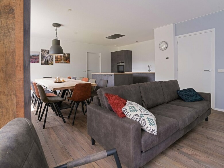 Scenic Villa In Lemele With Garden And Parking