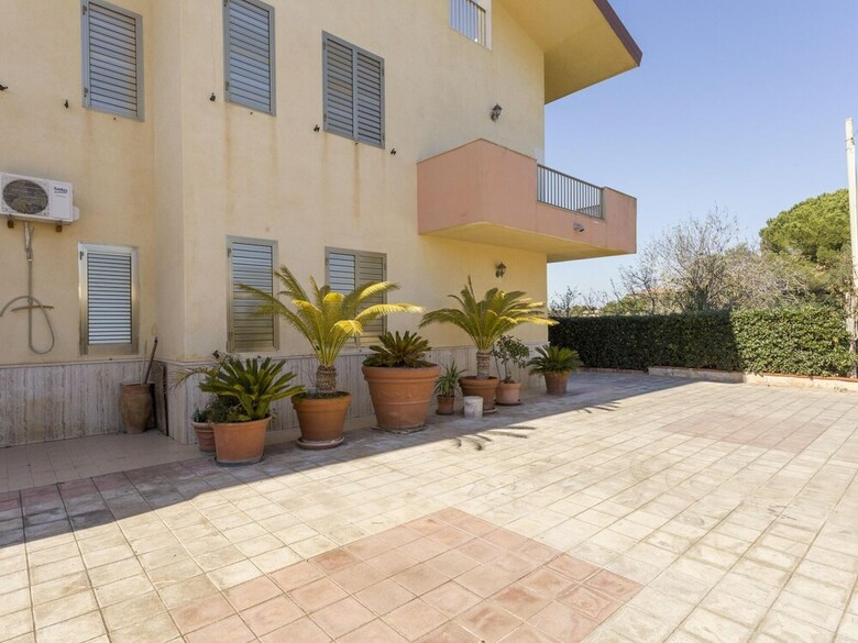 Simplistic Holiday Home In Noto Near The Sea