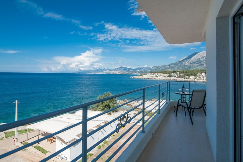 Open Sea Luxury Apartments