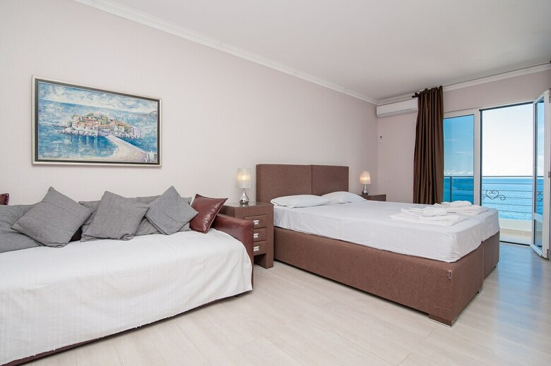 Open Sea Luxury Apartments