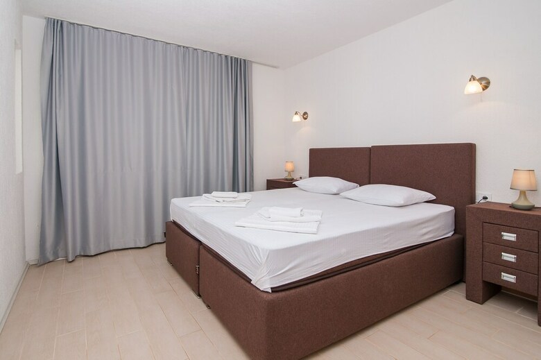 Open Sea Luxury Apartments