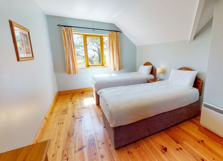 Dingle Courtyard Cottages 2 Bed Sleeps 4