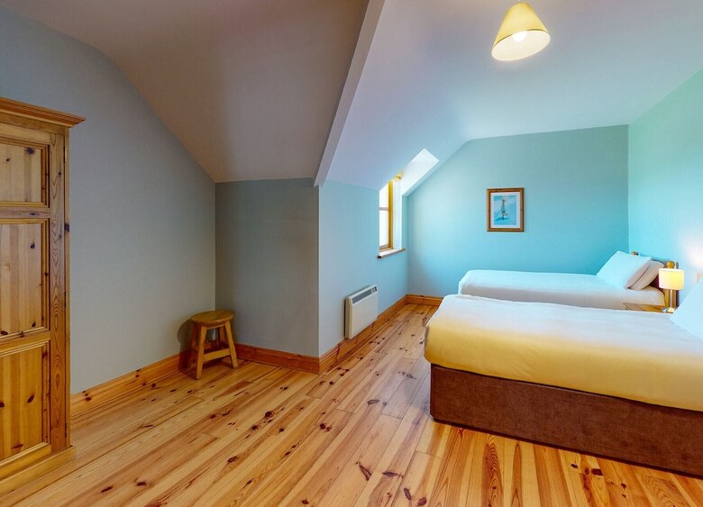 Dingle Courtyard Cottages 2 Bed Sleeps 4