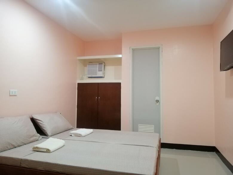 Hostal Oyo 604 Chateau Cinco Dormitel - Hostel