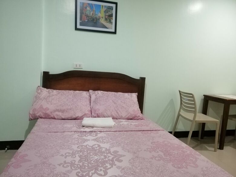 Hostal Oyo 604 Chateau Cinco Dormitel - Hostel