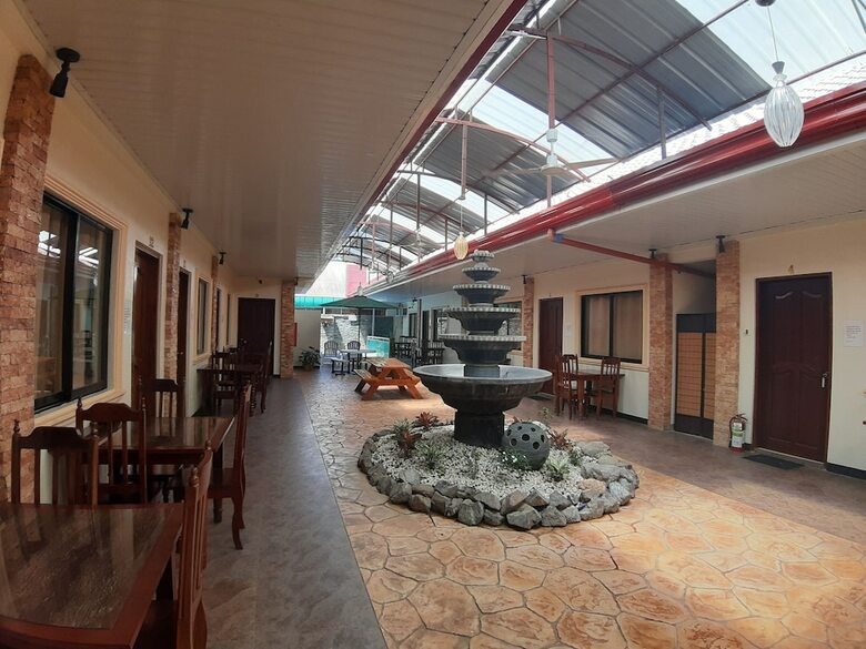 Hotel Oyo 612 New Casamila