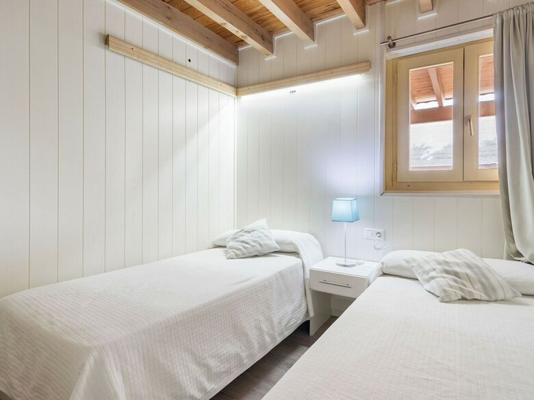 Sun-baked Bungalow In Oliva With Swimming Pool
