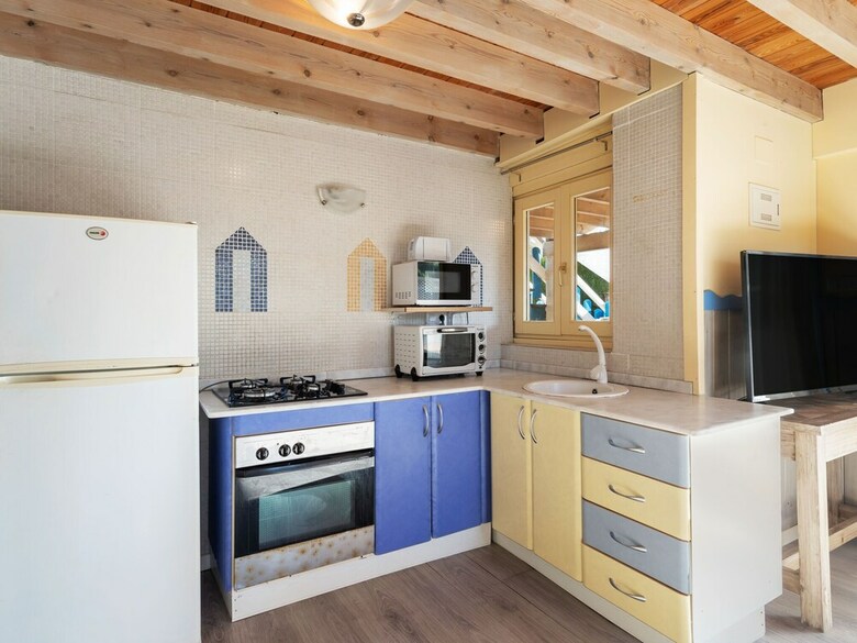 Sun-baked Bungalow In Oliva With Swimming Pool
