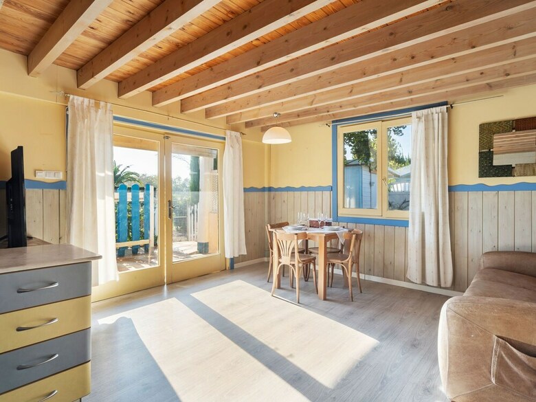 Sun-baked Bungalow In Oliva With Swimming Pool