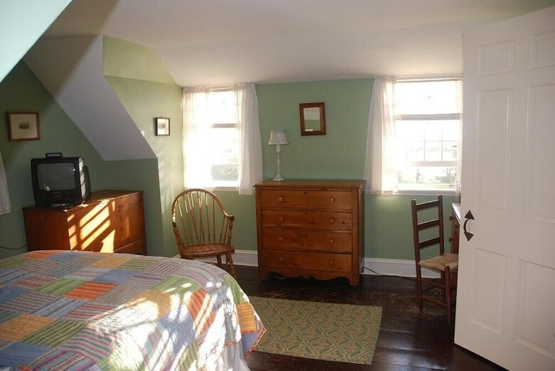 504 Old Harbor Road - Six Bedroom House
