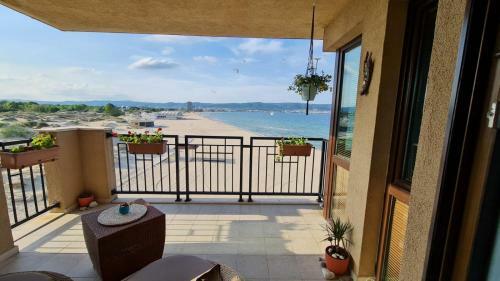 Apartamentos Oasis Beach Studios
