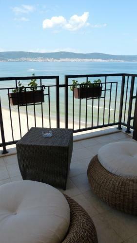 Apartamentos Oasis Beach Studios