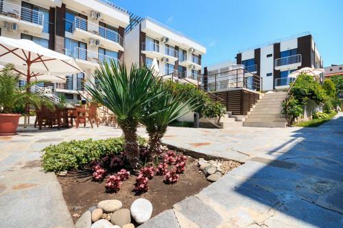 Sea View Apartment In New Line Village