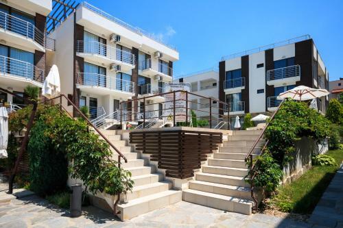 Sea View Apartment In New Line Village
