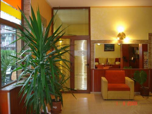 Friends Family Hotel