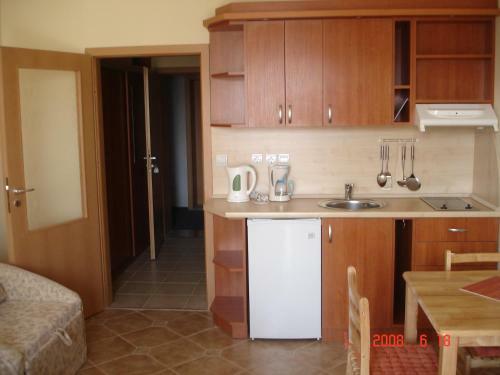 Studios And Apartments In Central Plaza Apartcomplex