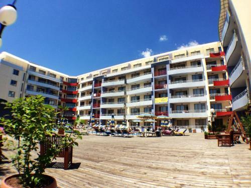 Studios And Apartments In Central Plaza Apartcomplex