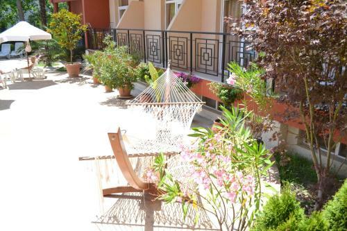 Sun City Apartments