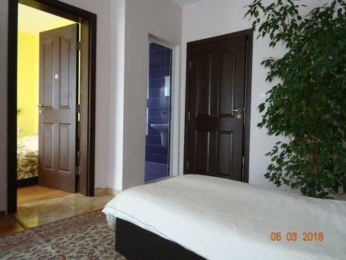 Hostal Guest House Rezvaya